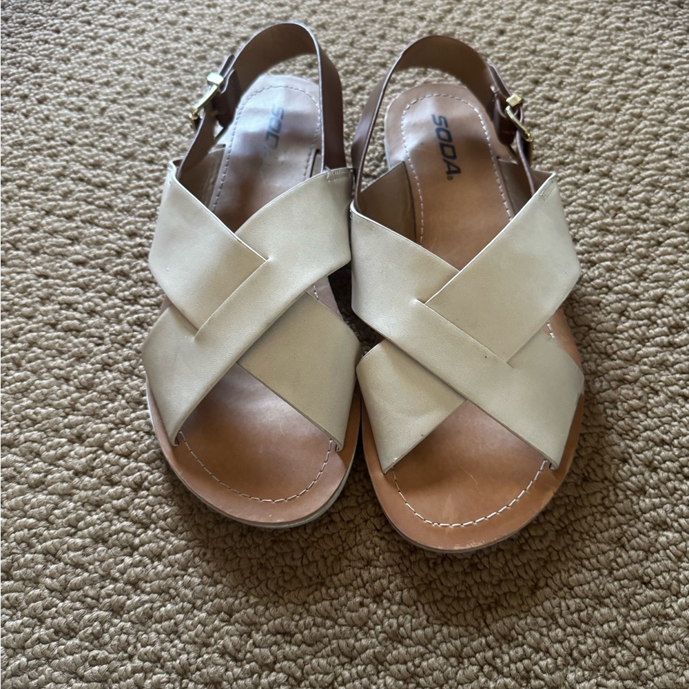 Soda Women's Cream and Tan Sandals 9